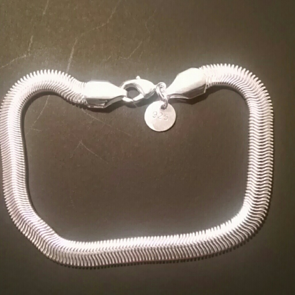 925 Flat Soft Snake Bone Bracelet NWOT